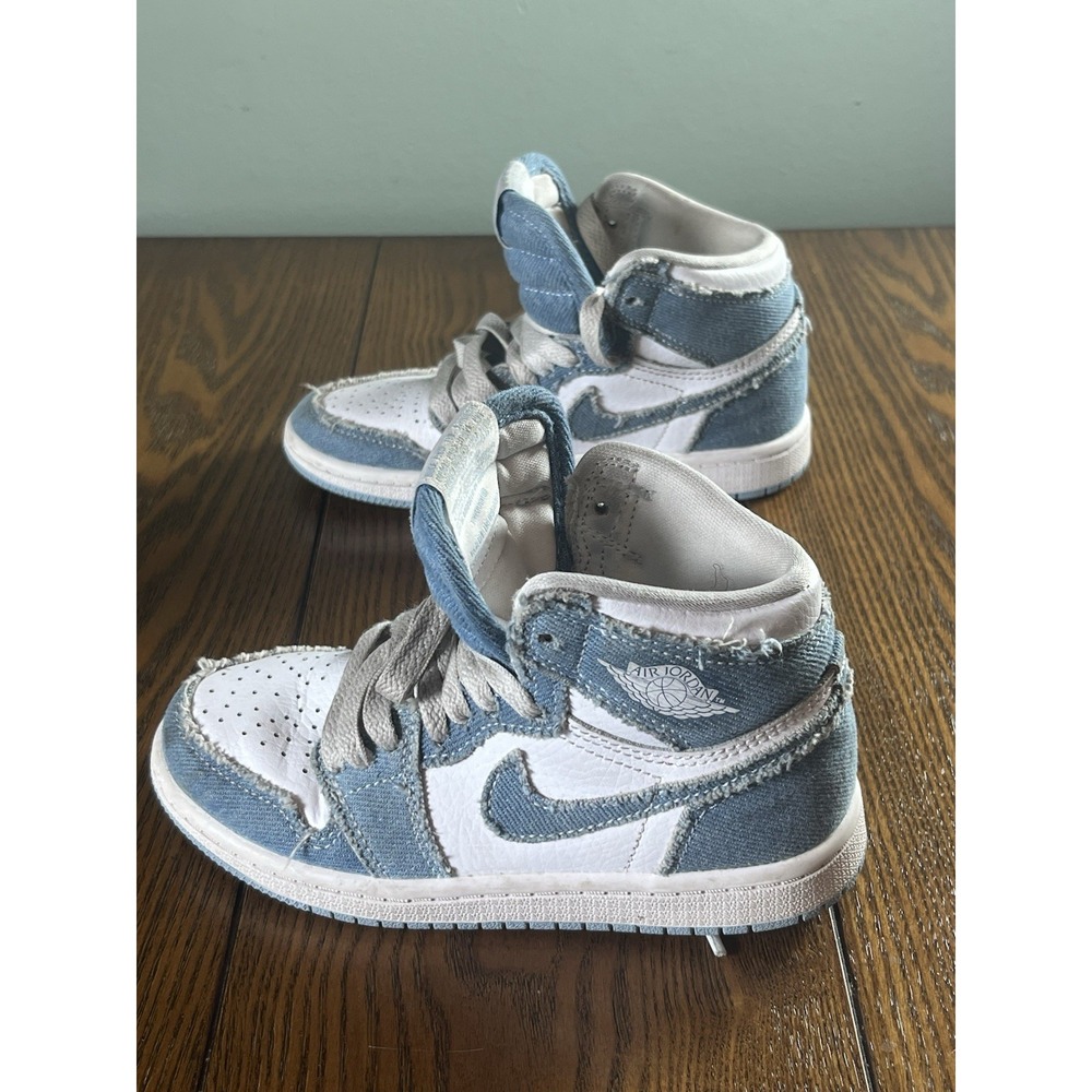 Nike Air Jordan 1 Retro High OG 'Denim' sneaker Child's Size 11.5C